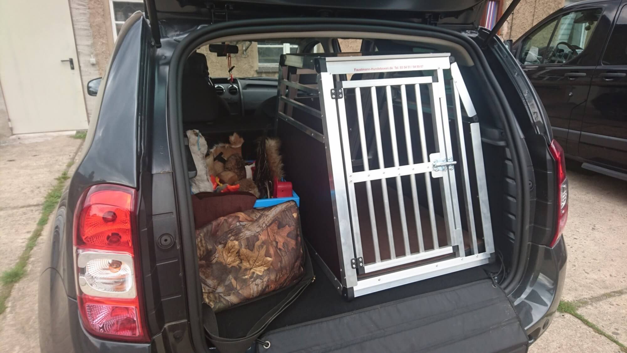 Hundeboxen für Dacia Faustmann Hundeboxen